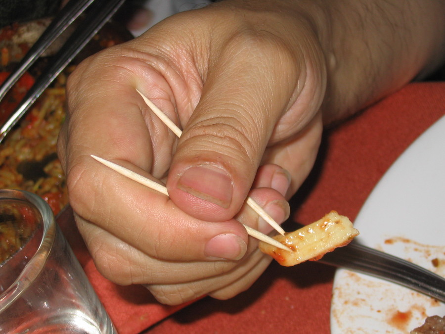 comer-con-palillos.jpg